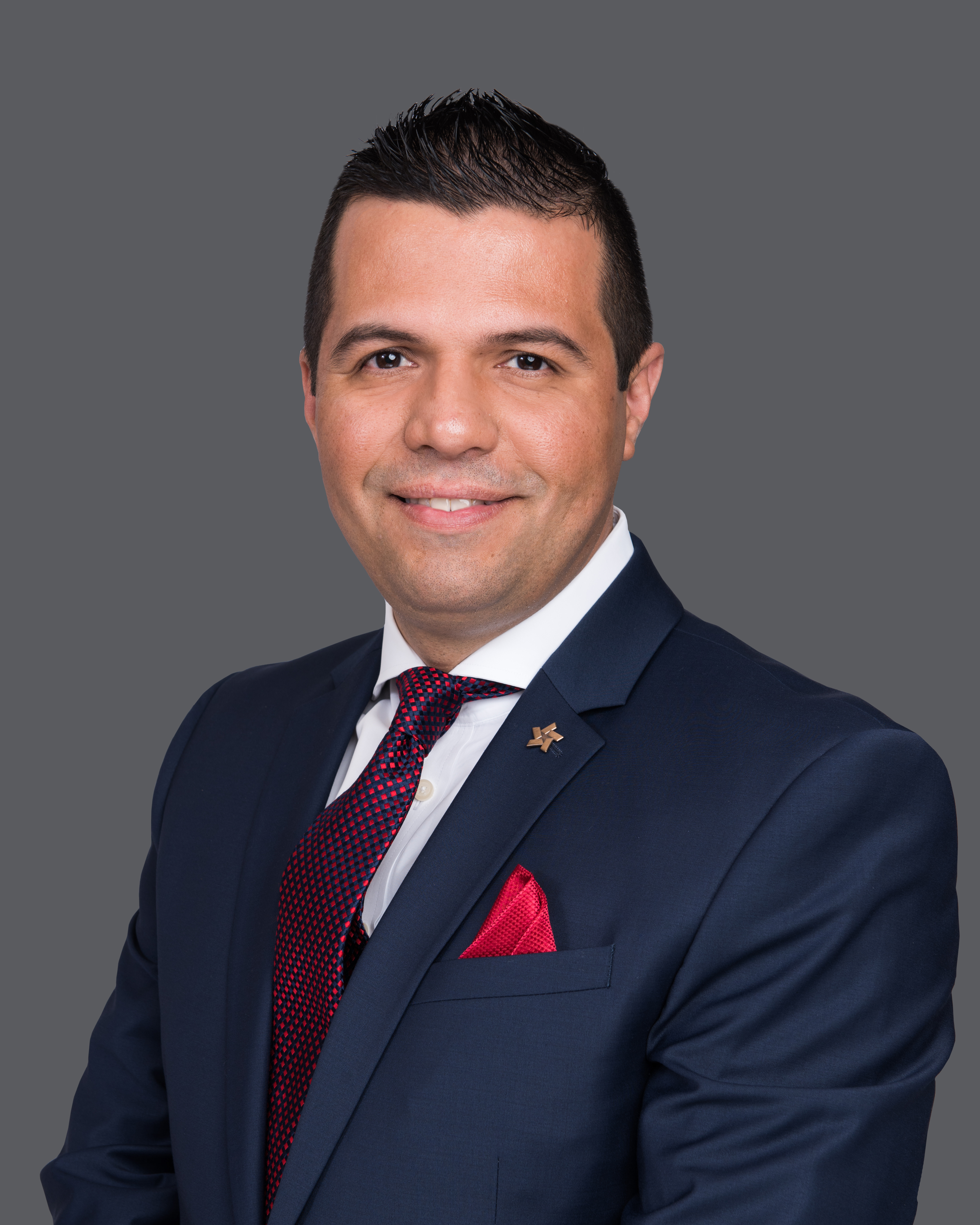 Carlos Garza Headshot